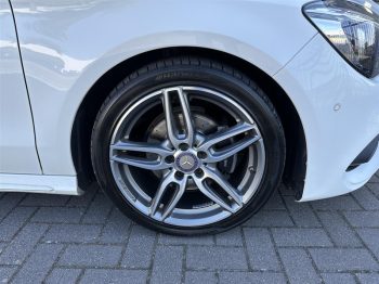 Mercedes-Benz CLA-Klasse 180 Business Solution AMG (18″|NAVI|STOELVERW|PDC) full