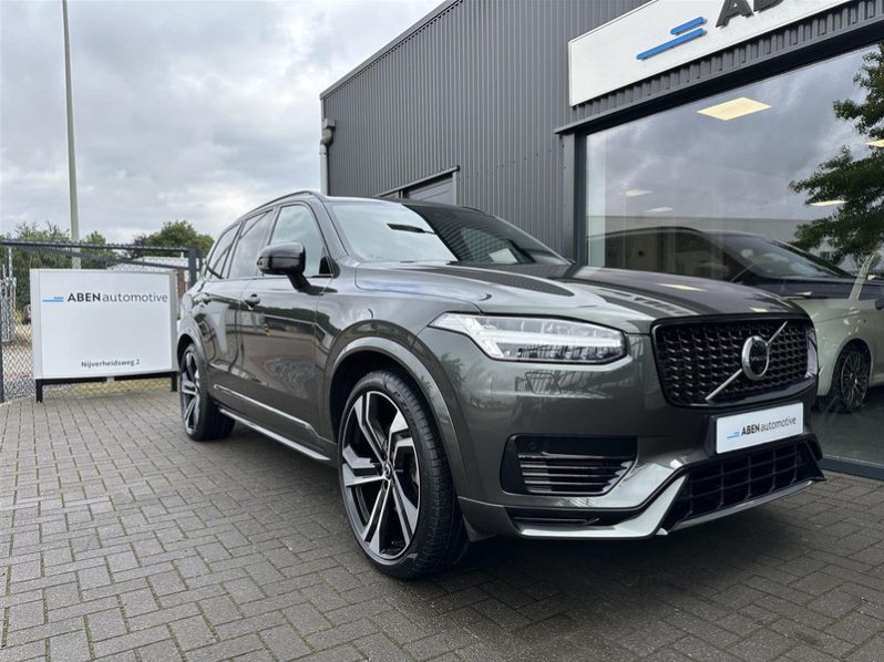 Volvo XC90 T8 AWD Recharge Plug-In R-Design 7-persoons (PANO|360|AUTOPILOT|LUCHTVERING|TREKHAAK|LEDER) full